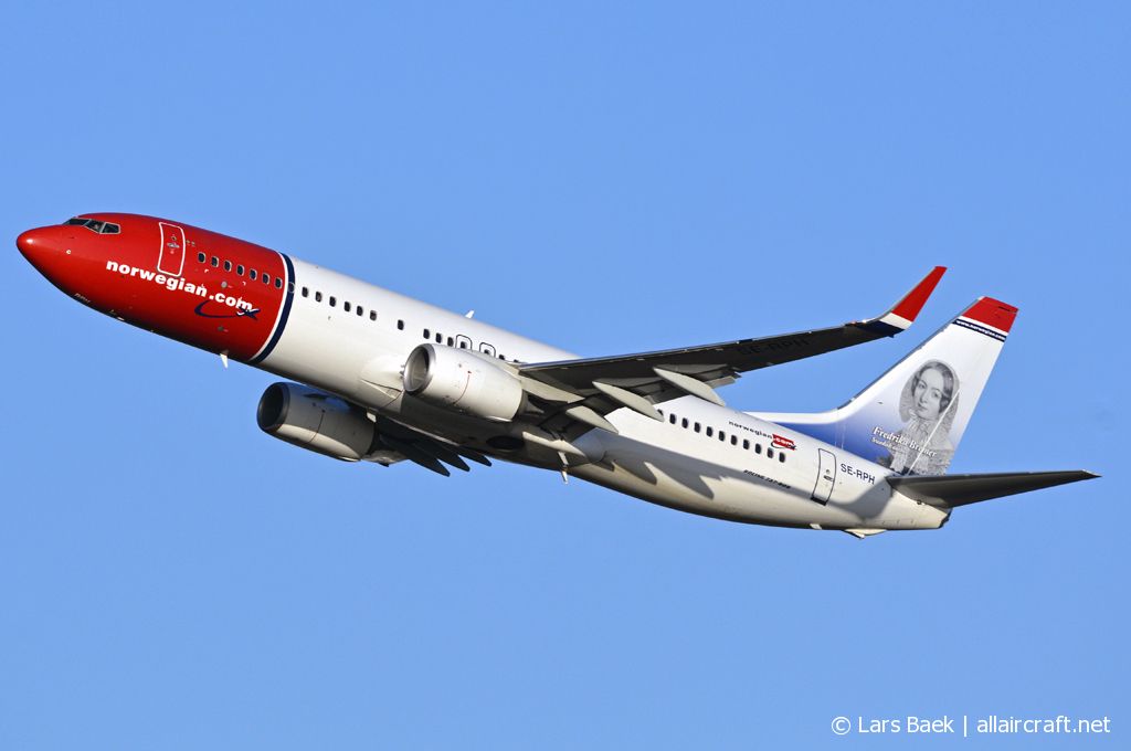 SE-RPH (42079) 2016 Boeing 737-8JP(WL)