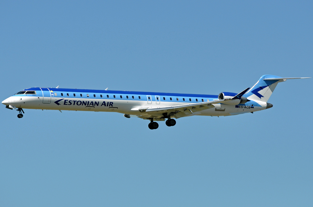 ES-ACB (cn 15261) Bombardier CRJ-900