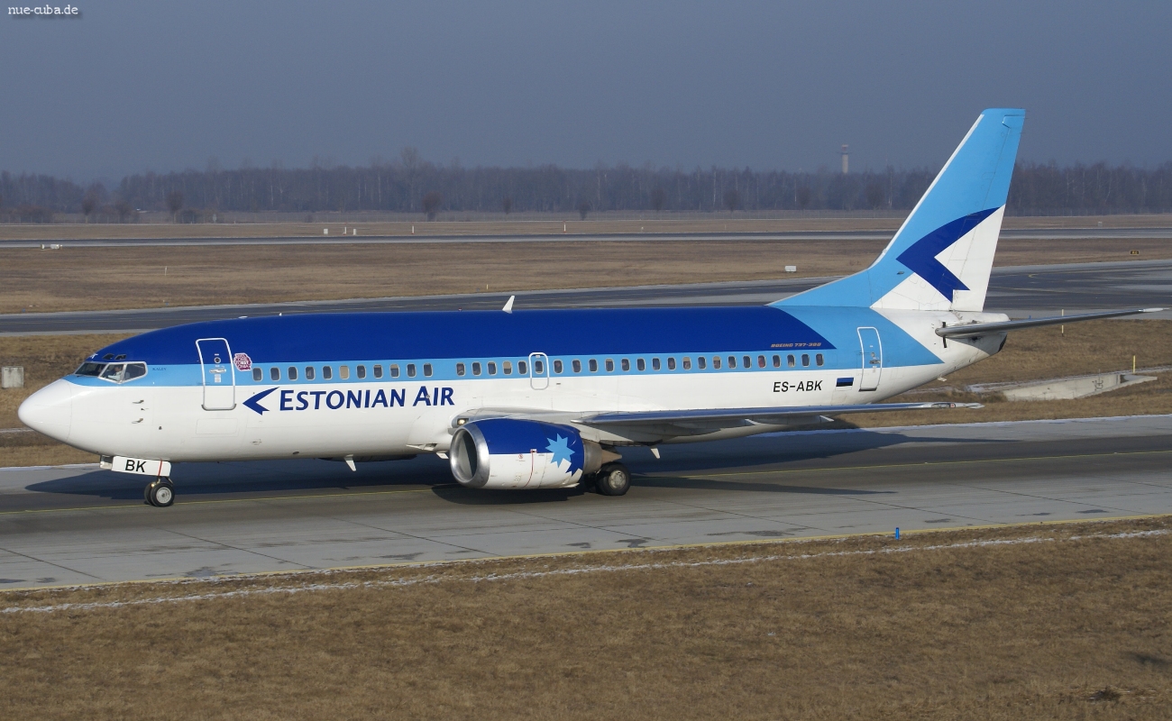 ES-ABK (028572) Boeing 737-36N