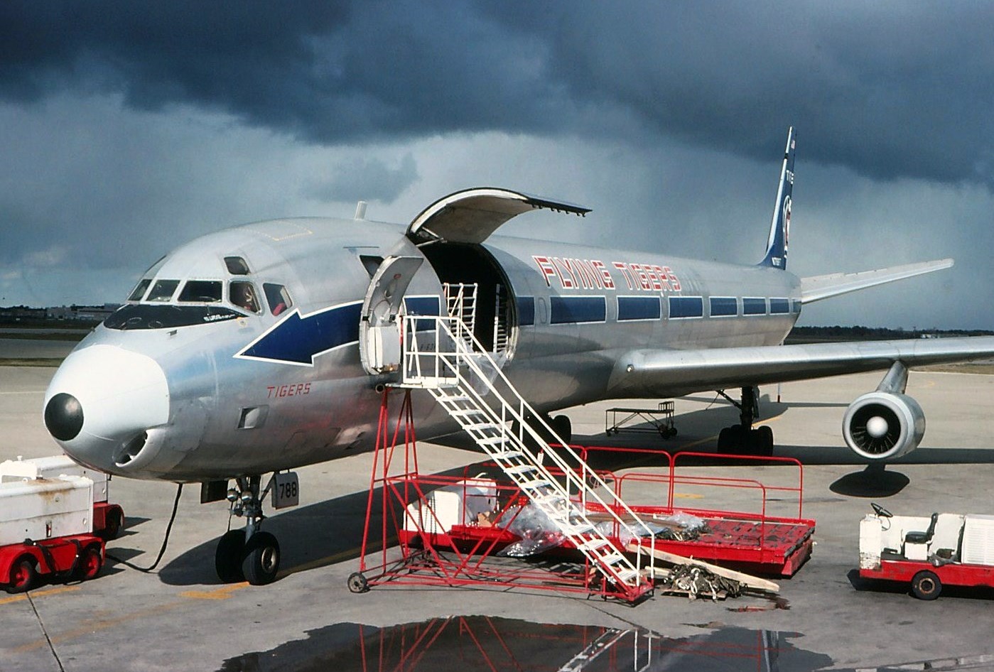 N788FT · Douglas DC-8-63AF · (KCLE)