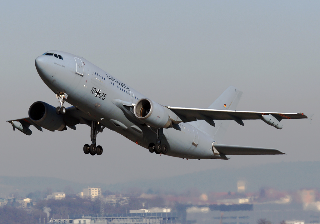 10+25 (484) 1988 Airbus A310-304 MRTT