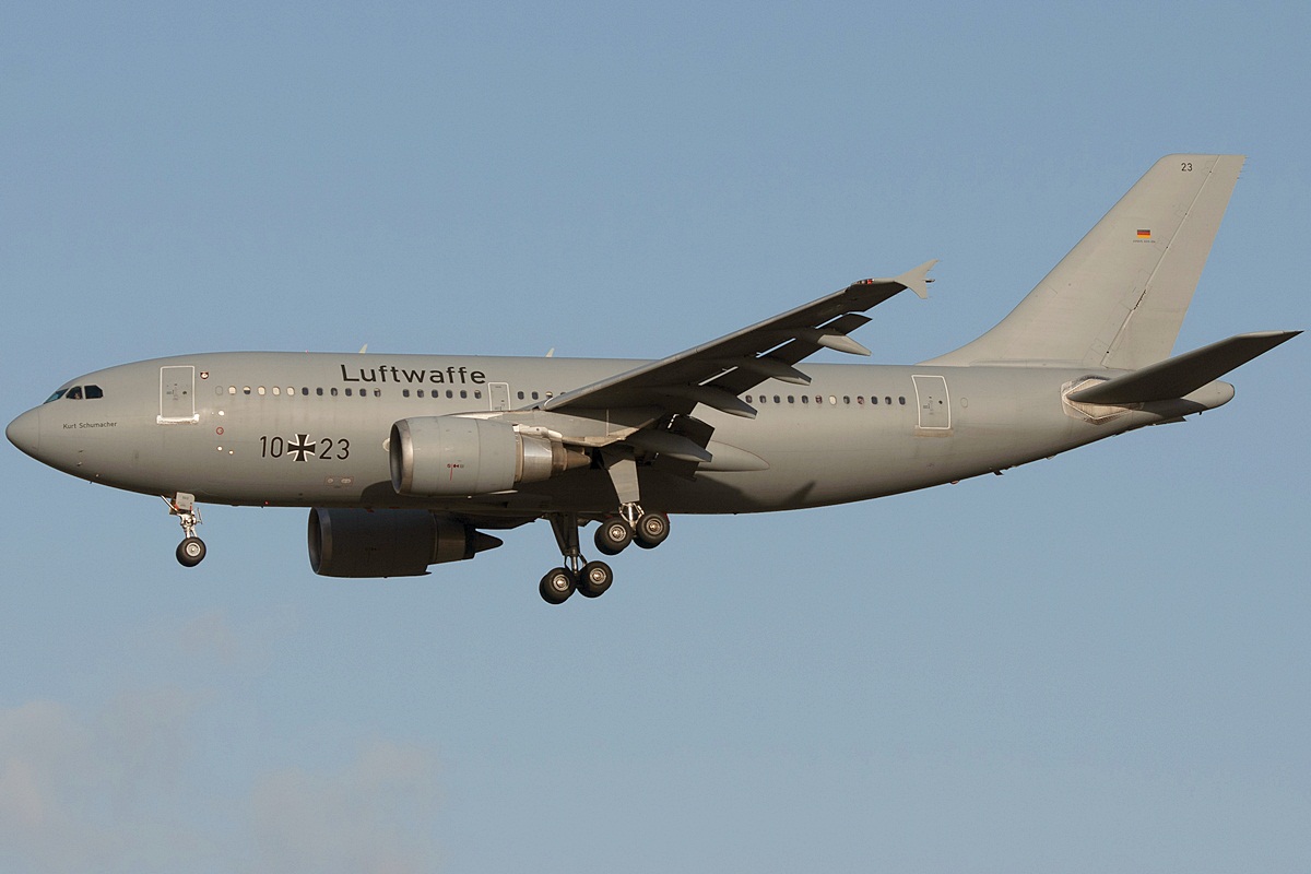 10+23 (503) 1989 Airbus A310-304