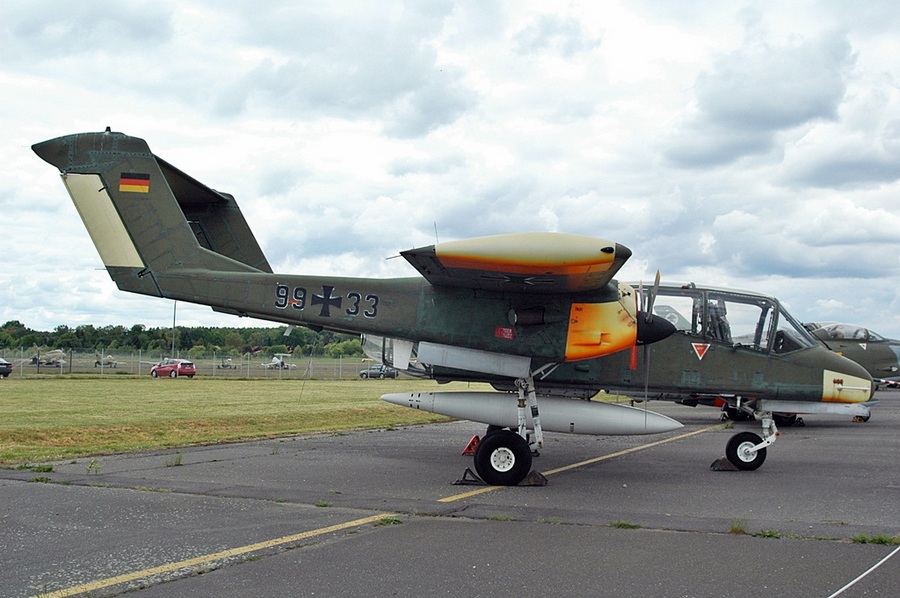 99+33 (338-18) 1971 North American Rockwell OV-10B Bronco