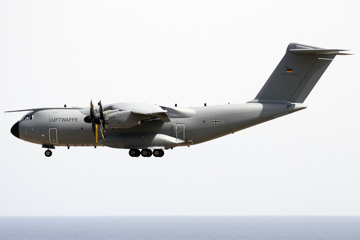 54+03 (030) 2015 Airbus A400M-180