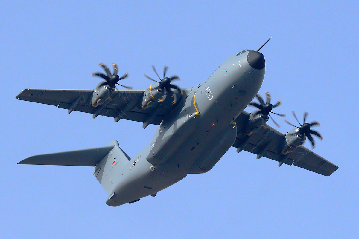 54+03 (030) 2015 Airbus A400M-180