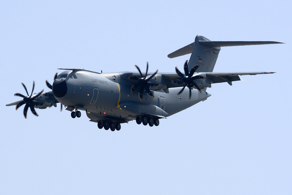 54+03 (030) 2015 Airbus A400M-180