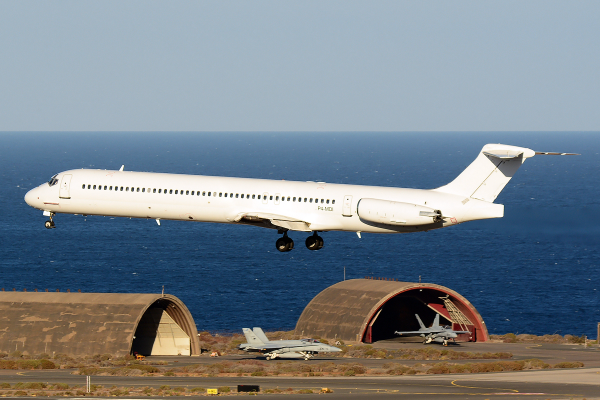 P4-MDI (49847) 1989 McDonnell Douglas MD-83