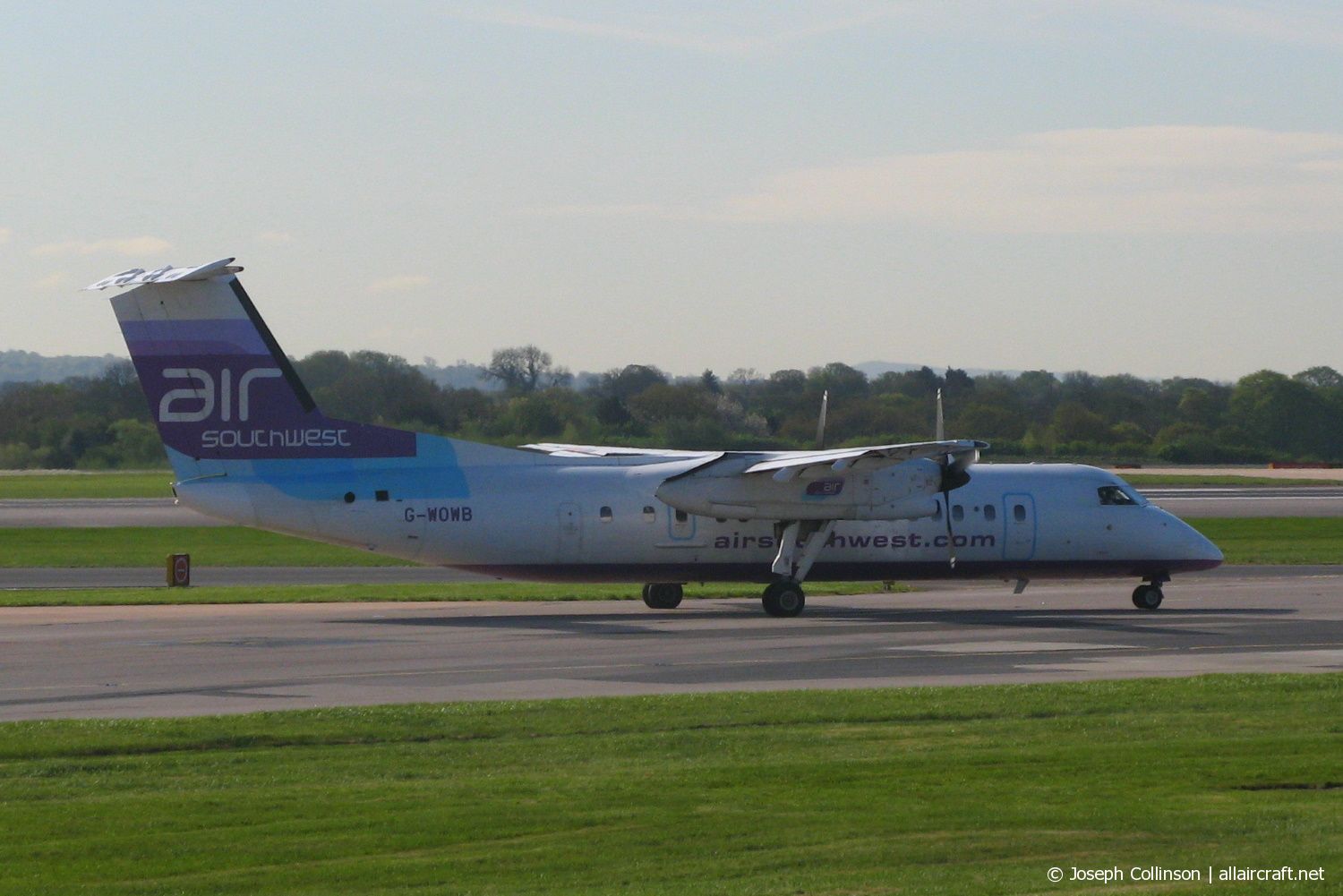 G-WOWB (334) 1992 DeHavilland Canada DHC-8-311 Dash 8