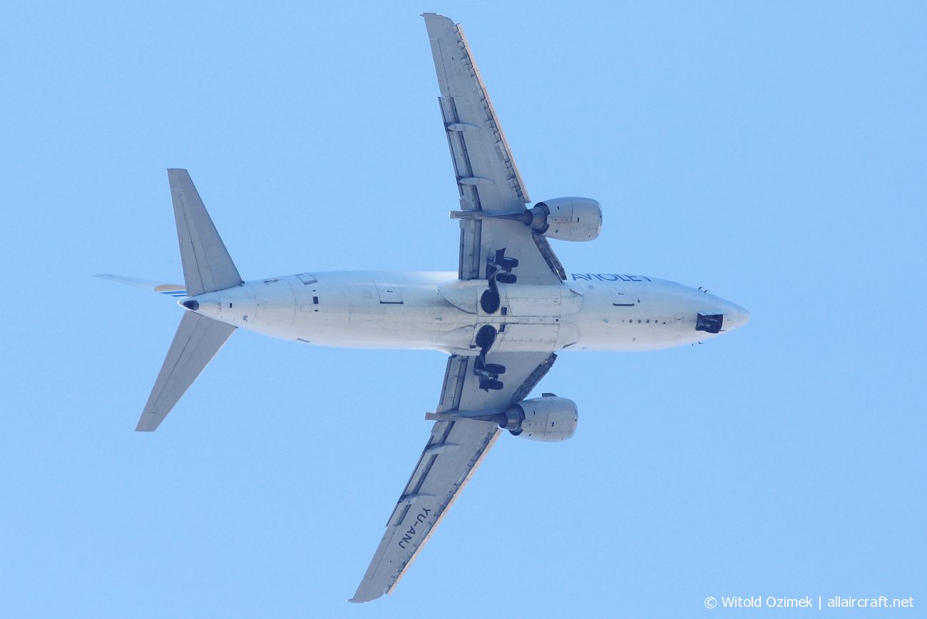 YU-ANJ (23714) 1986 Boeing 737-3H9