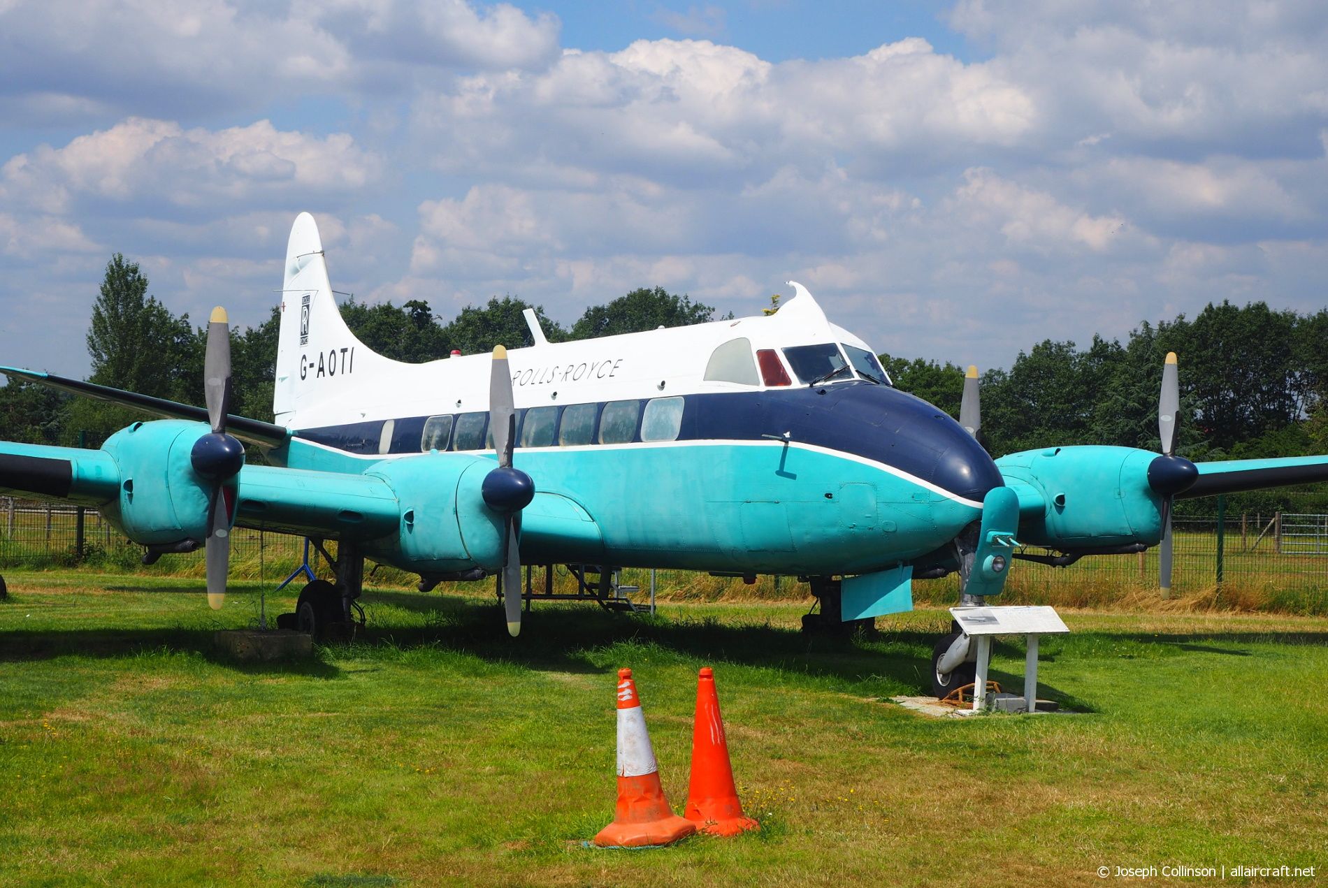 G-AOTI ( 14107 ) 1956 De Havilland DH-114 Heron