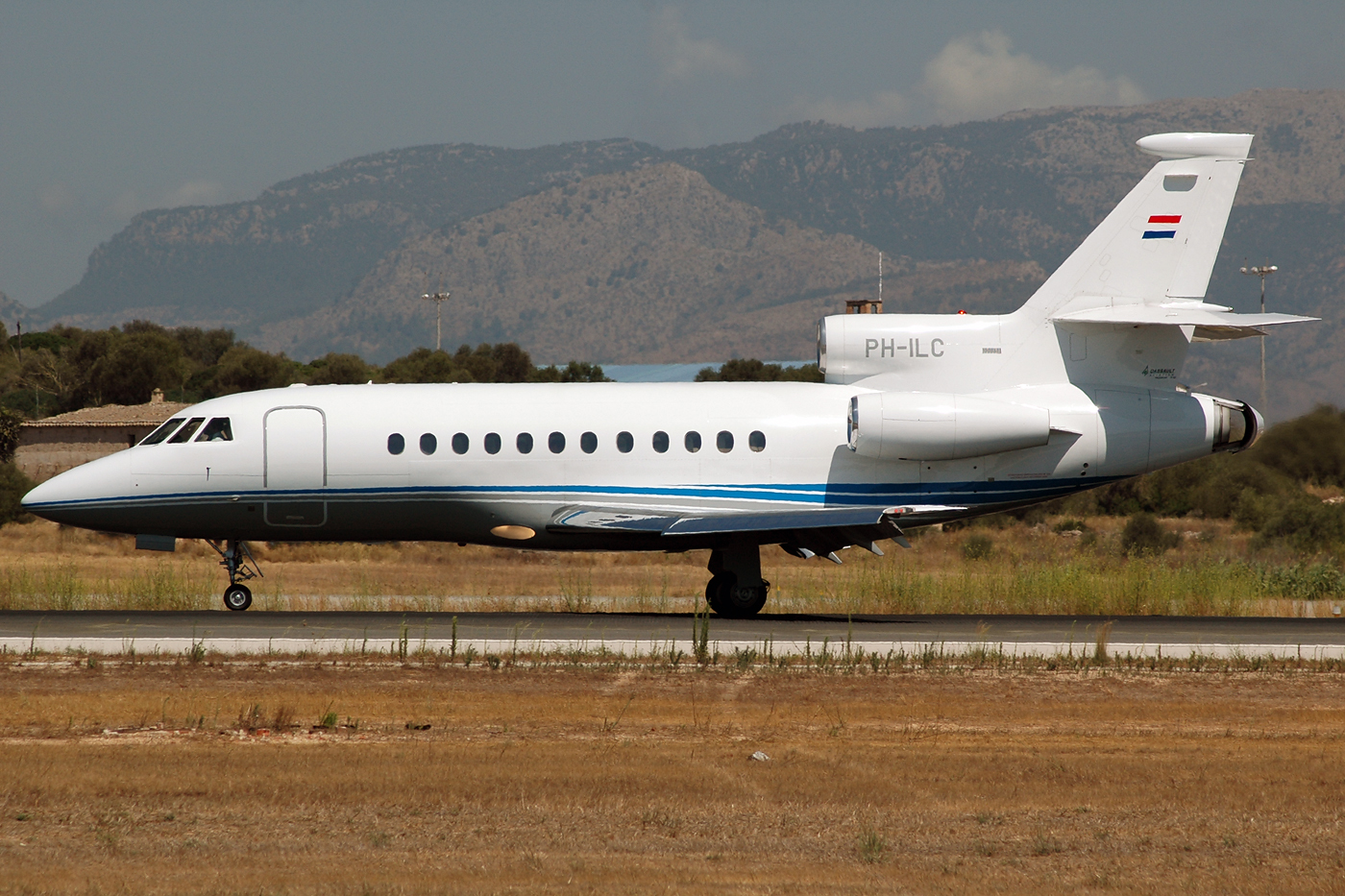 PH-ILC (161) 1997 Dassault Falcon 900B
