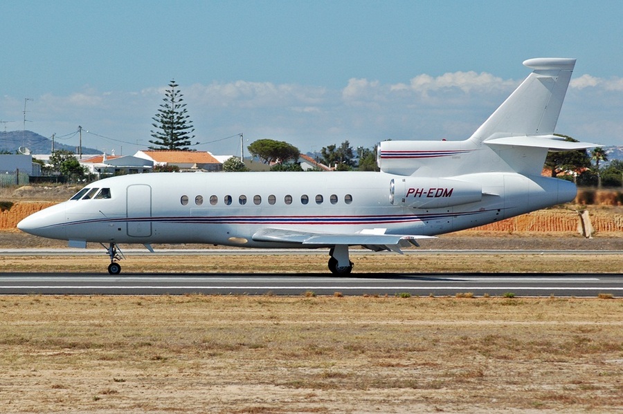 PH-EDM (188) 2001 Dassault Falcon 900C