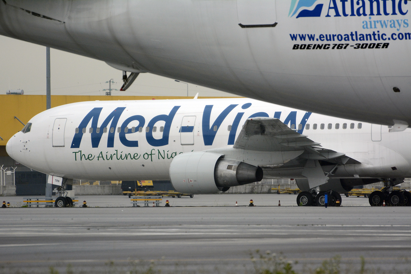 CS-TRN (25535) 1993 Boeing 767-33AER