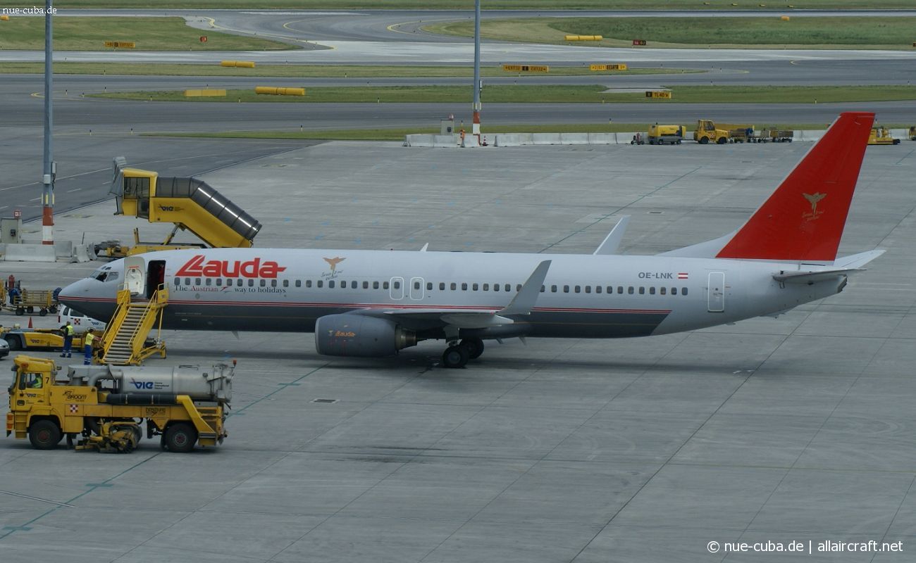 OE-LNK (28178) 1999 Boeing 737-8Z9 WL