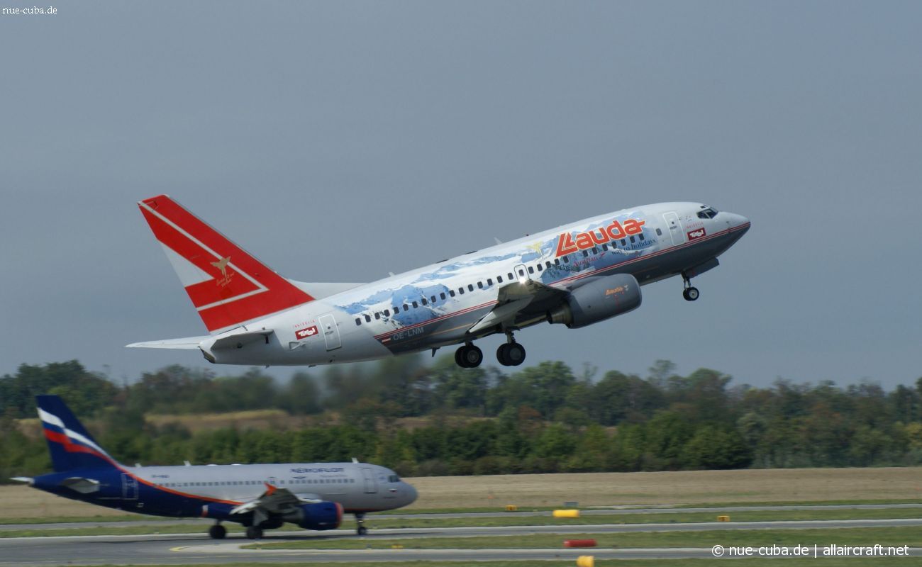 OE-LNM (30138) 2000 Boeing 737-6Z9