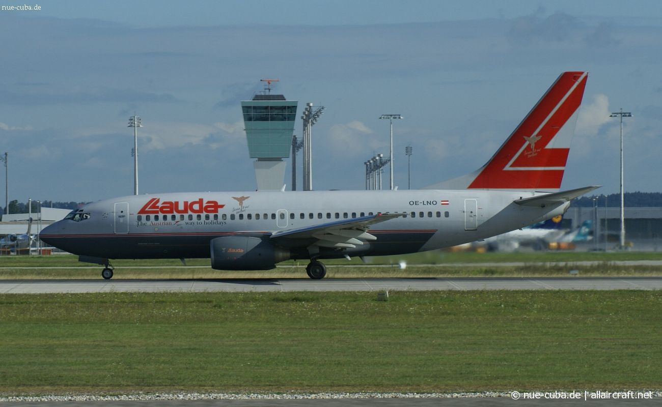 OE-LNO (30419) 2001 Boeing 737-7Z9