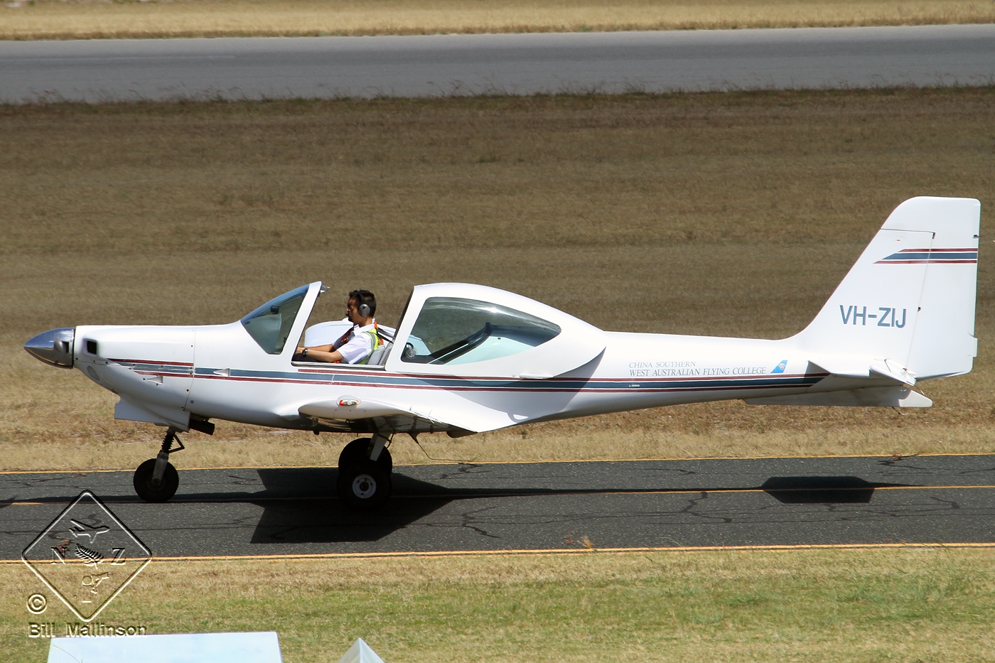 VH-ZIJ (82082/C2) Grob G-115C-2