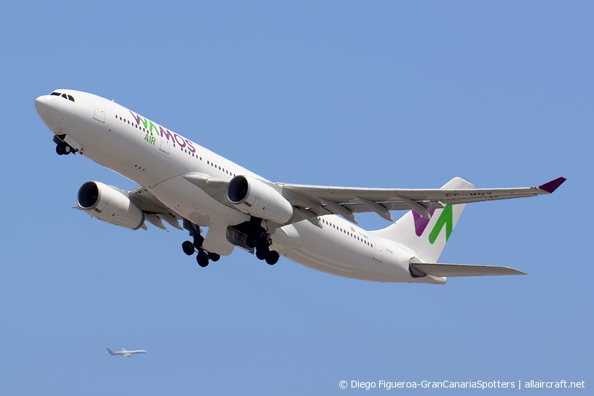 EC-MNY (cn 0261) Airbus A330-243
