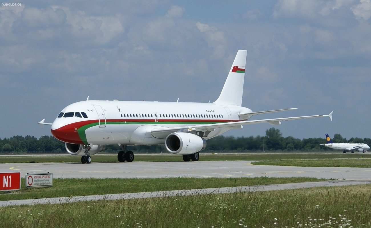A4O-AA (2566) 2005 Airbus A320-233