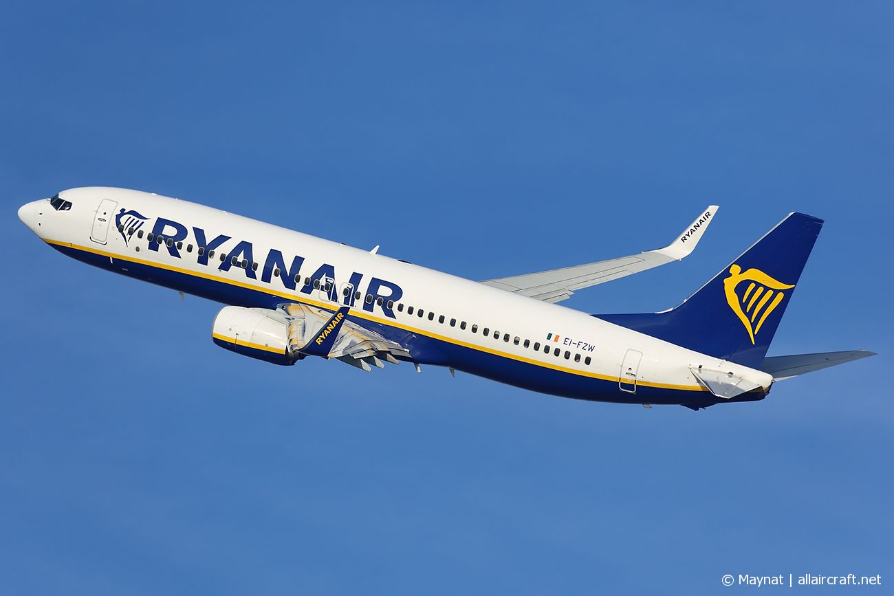 EI-FZW (44795) 2017 Boeing 737-8AS WL