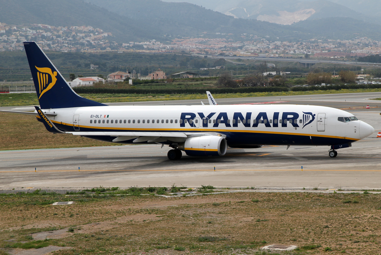 EI-DLT (33597) 2006 Boeing 737-8AS(WL)