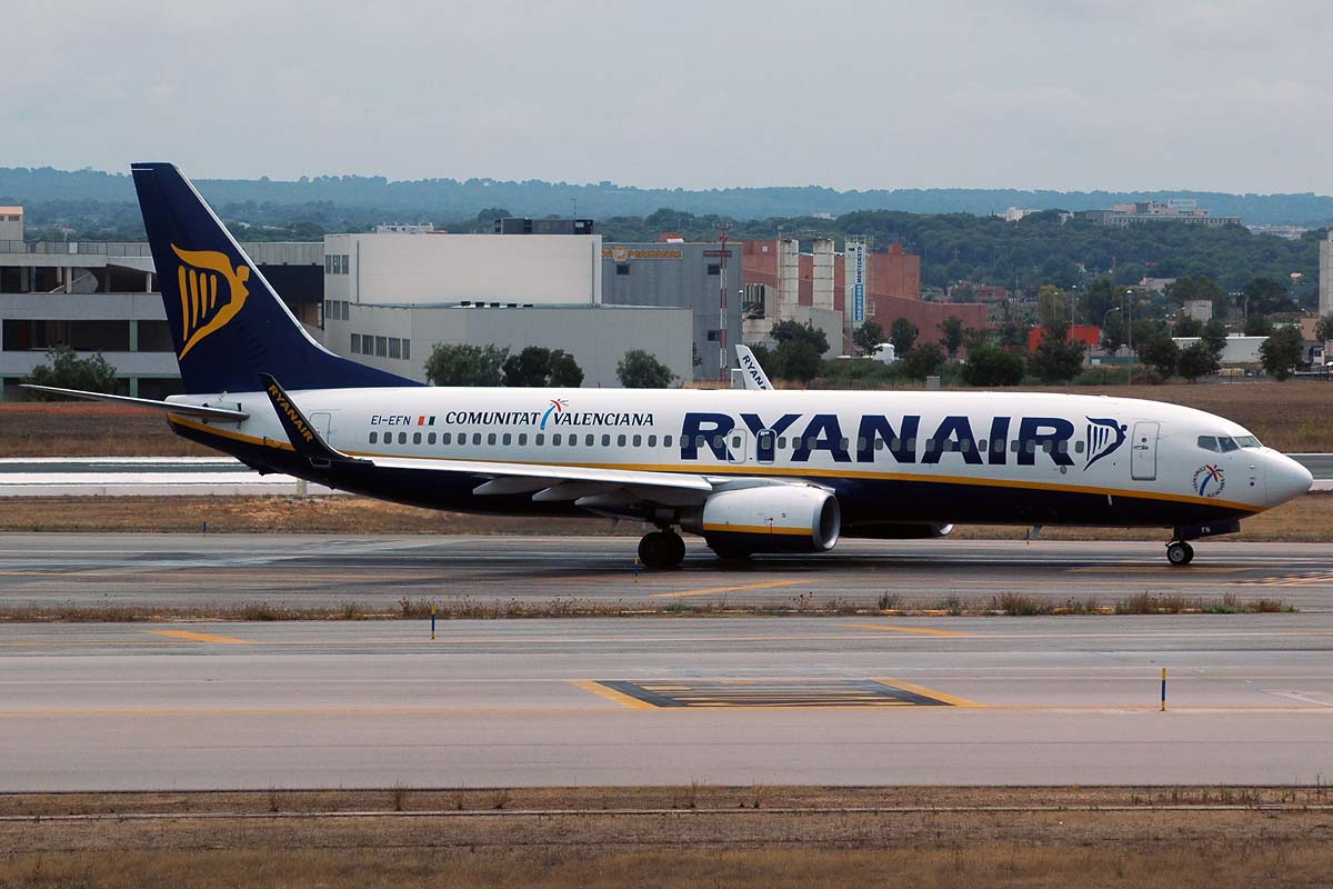 EI-EFN (37358) 2009 Boeing 737-8AS(WL)