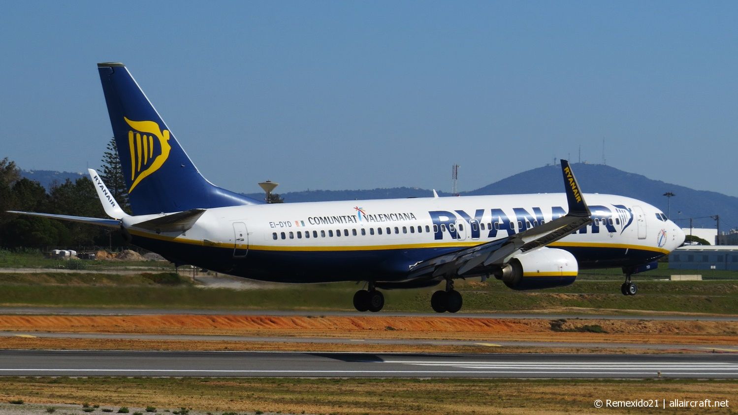 EI-DYD (33632) 2008 Boeing 737-8AS(WL)