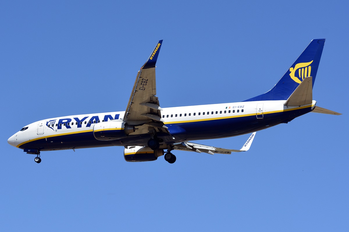 EI-EBZ (35008) 2009 Boeing 737-8AS(WL)