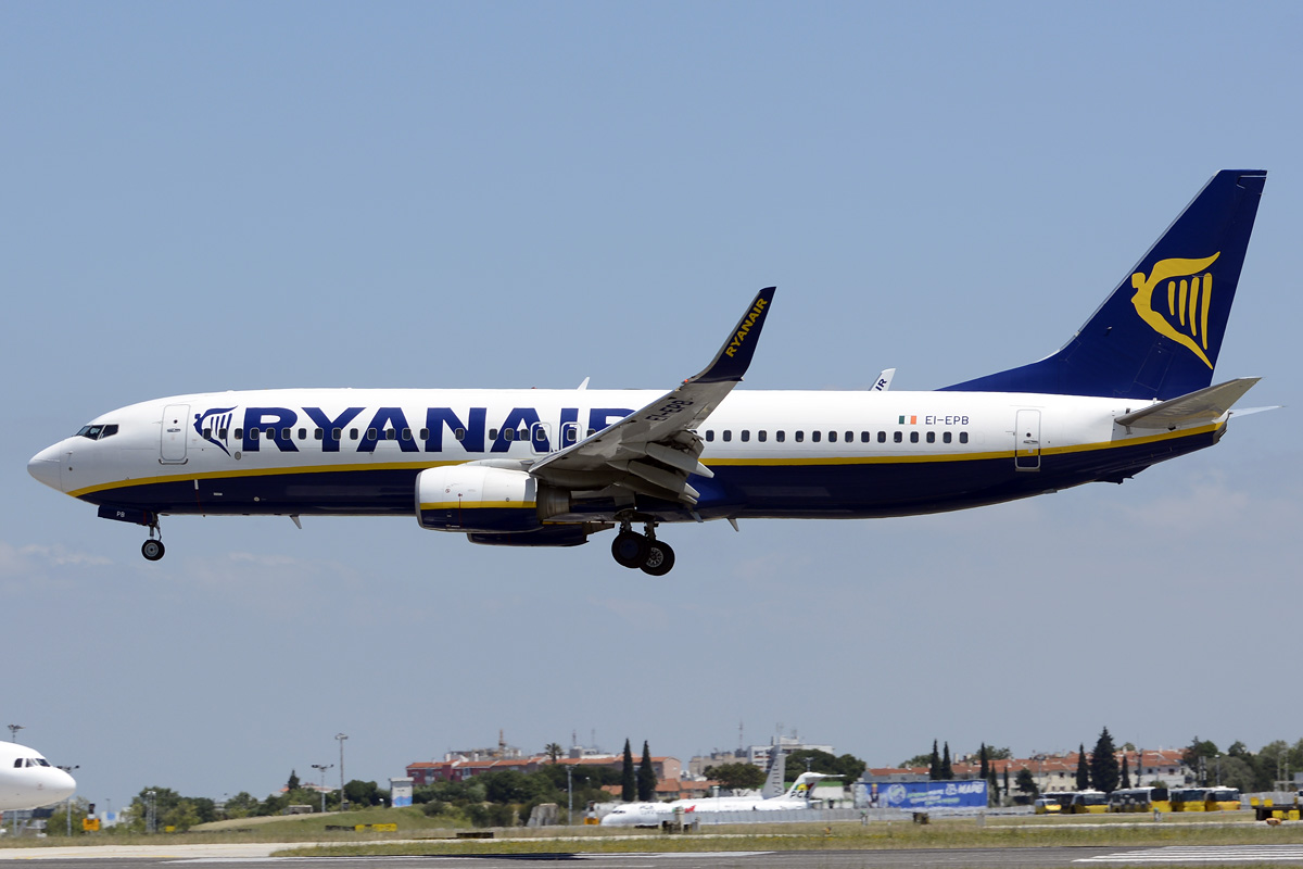 EI-DPB (33603) 2006 Boeing 737-8AS(WL)
