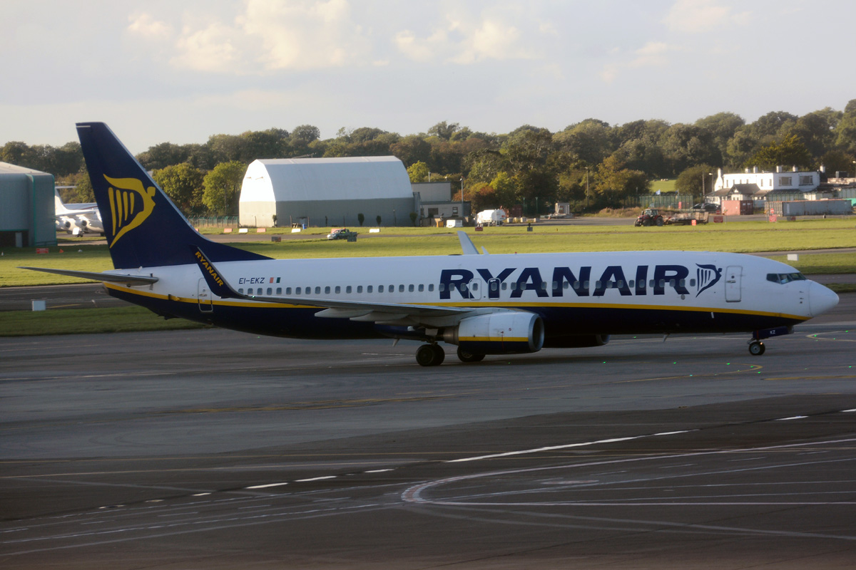 EI-EKZ (38508) 2010 Boeing 737-8AS(WL)