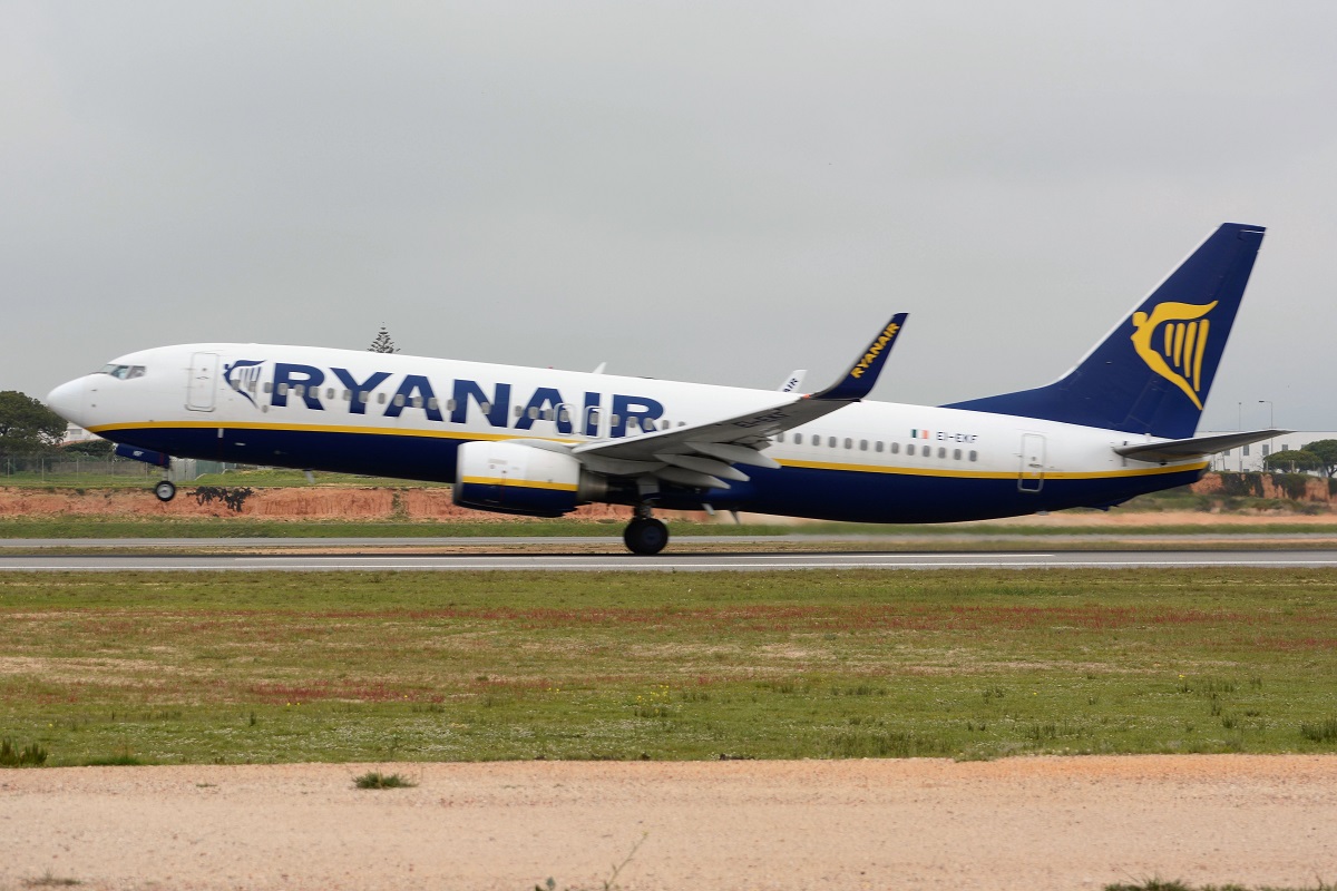 EI-EKF (35025) 2010 Boeing 737-8AS(WL)
