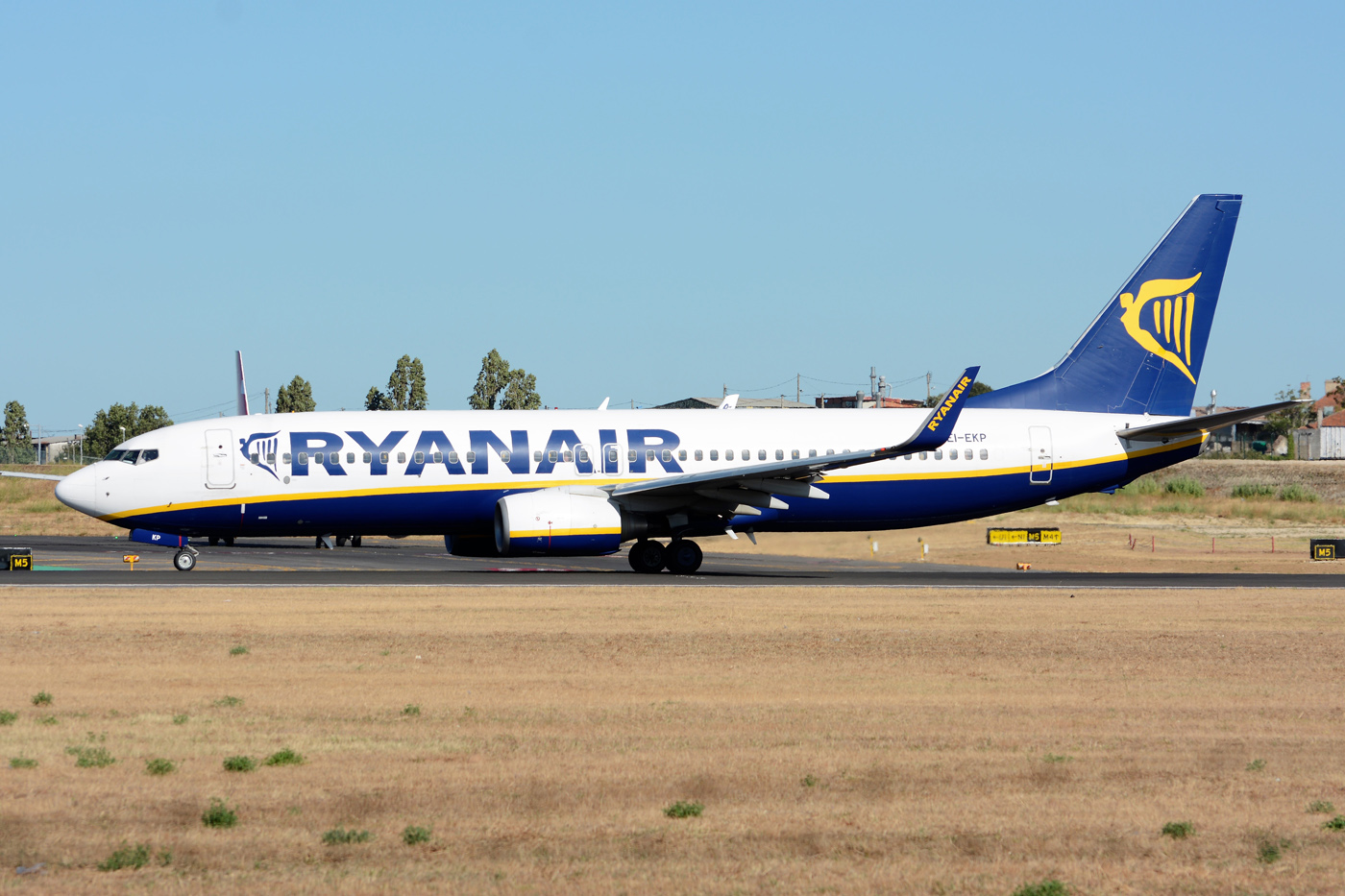 EI-EKP (35028) 2010 Boeing 737-8AS(WL)