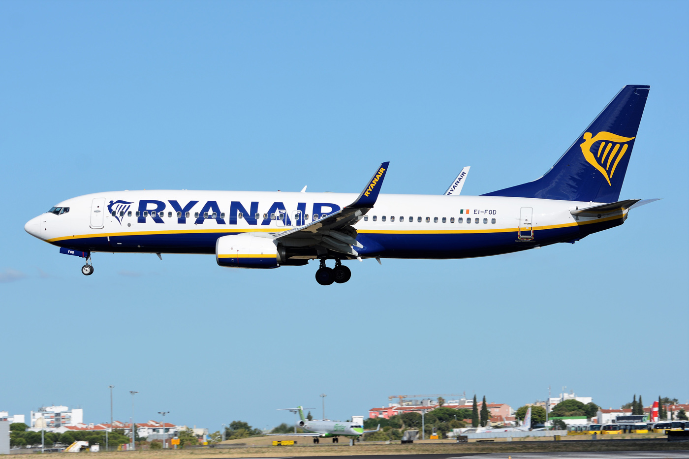 EI-FOD (44715) 2016 Boeing 737-8AS(WL)