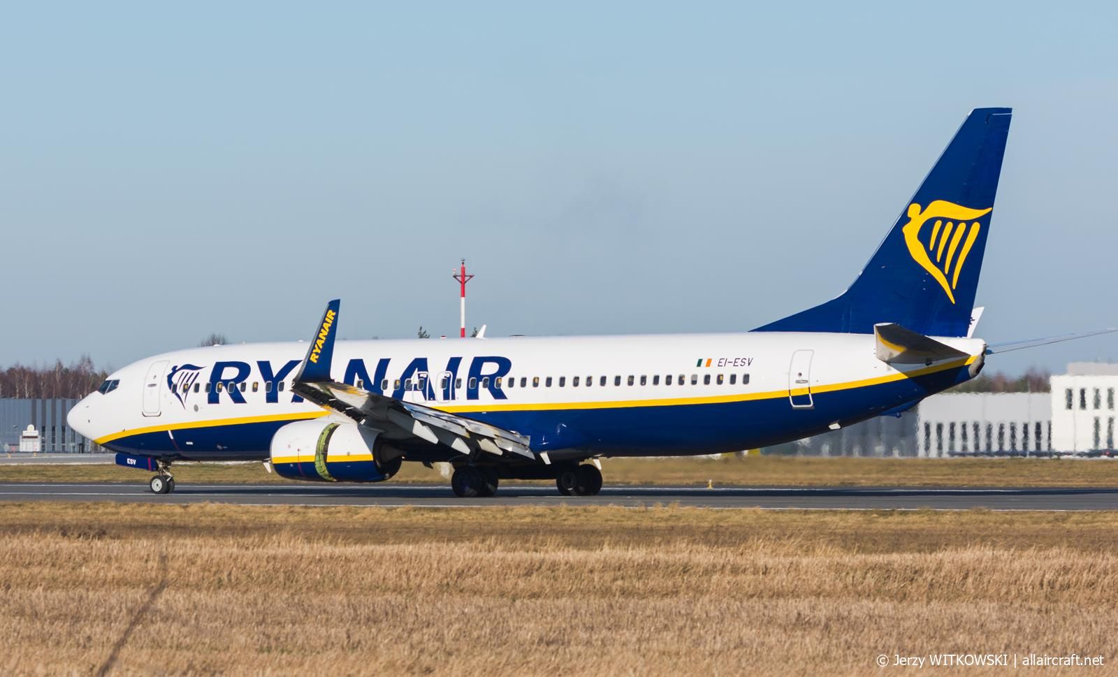 EI-ESV · Boeing 737-8AS(WL) · (RZE / EPRZ)