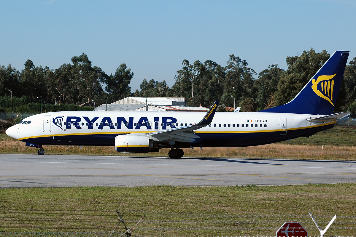 EI-EVO · Boeing 737-8AS(WL) · (OPO / LPPR)