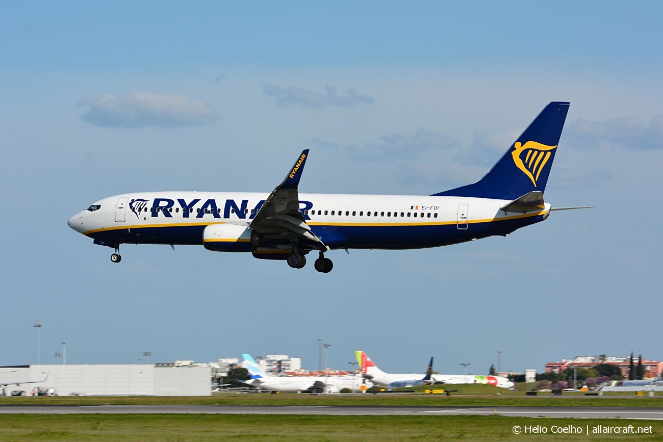 EI-FOI (44712) 2016 Boeing 737-8AS(WL)