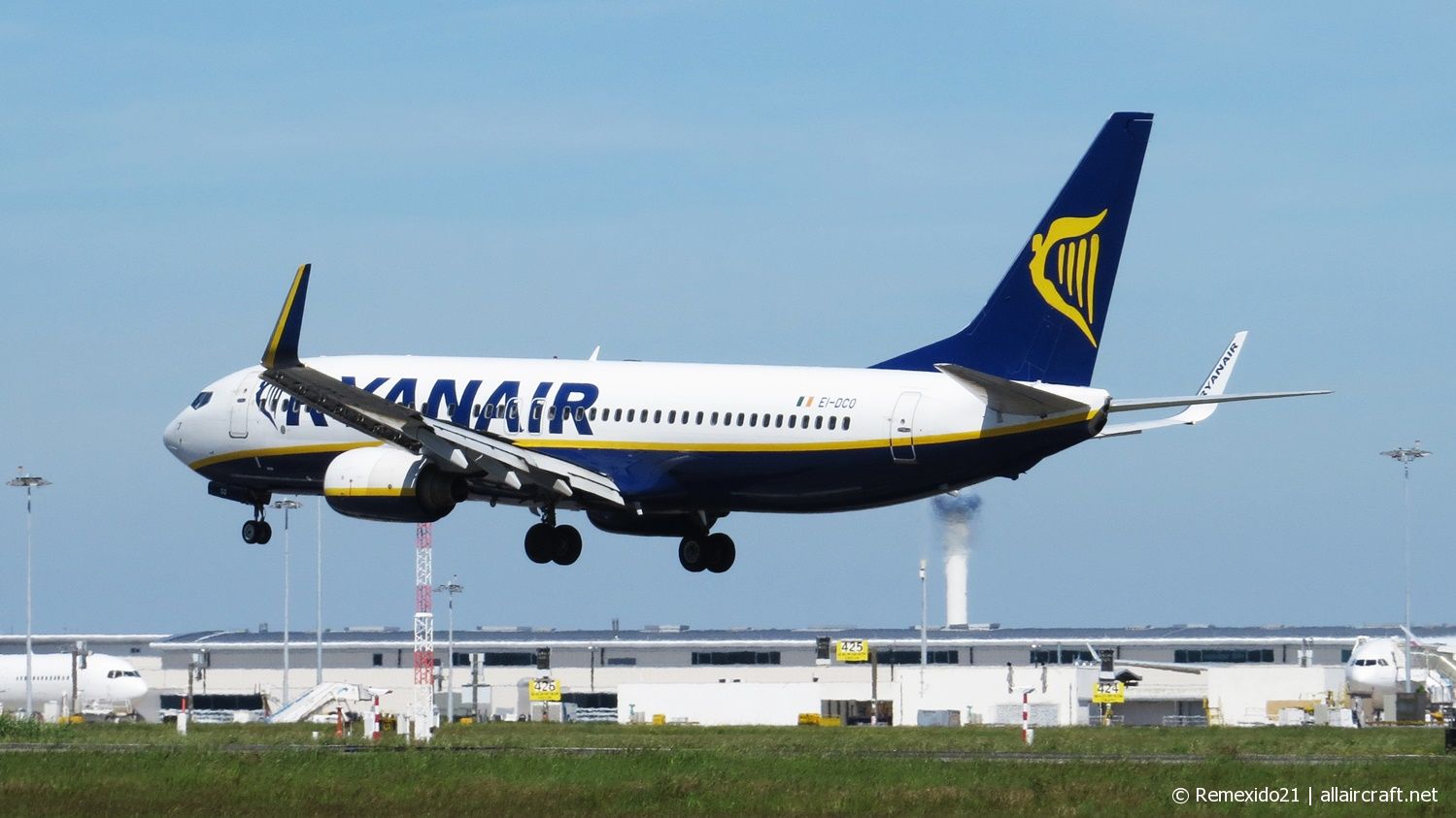 EI-DCO (33809) 2004 Boeing 737-8AS(WL)