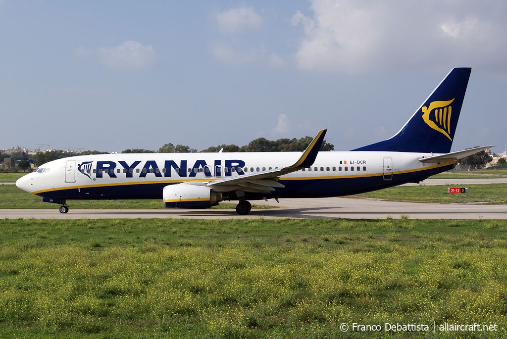 EI-DCR (33811) 2004 Boeing 737-8AS(WL)