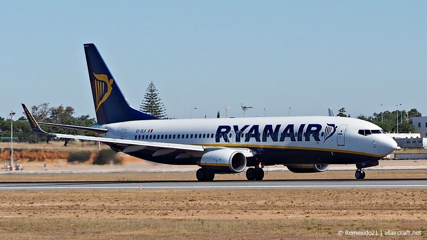 EI-DLK (33592) 2006 Boeing 737-8AS(WL)