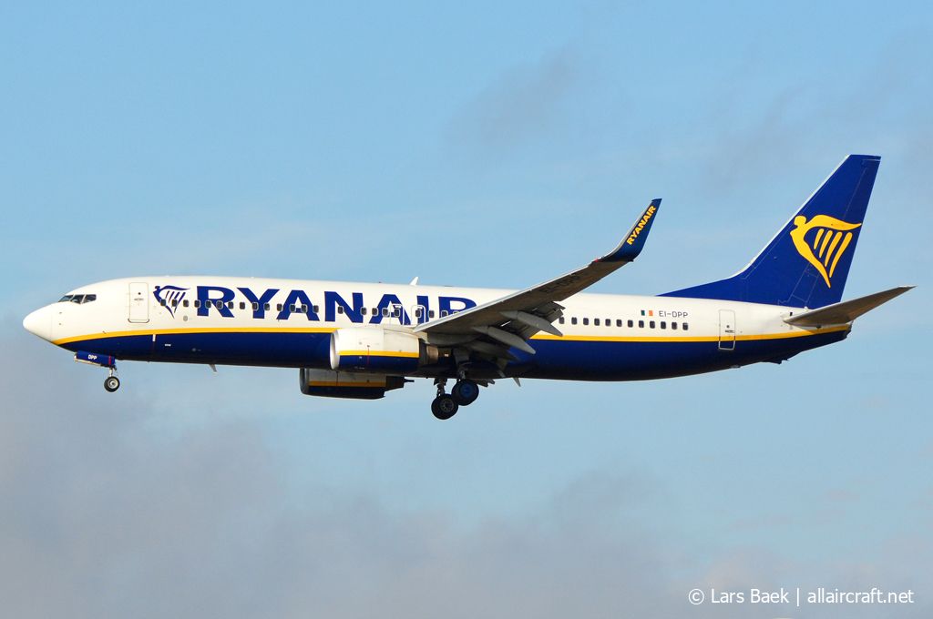 EI-DPP (33613) 2007 Boeing 737-8AS(WL)