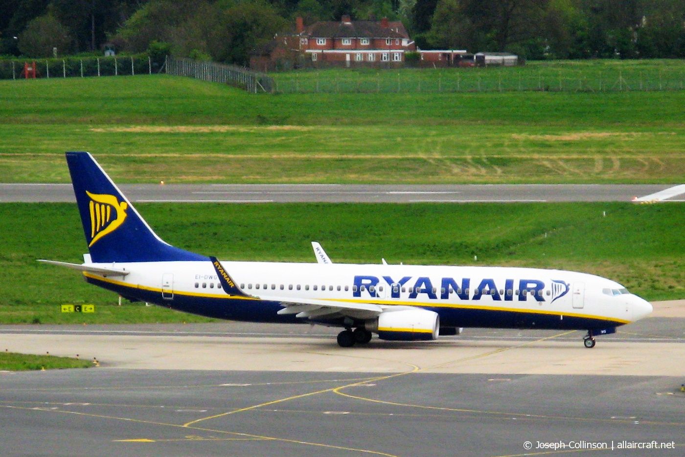 EI-DWG (33620) 2007 Boeing 737-8AS(WL)