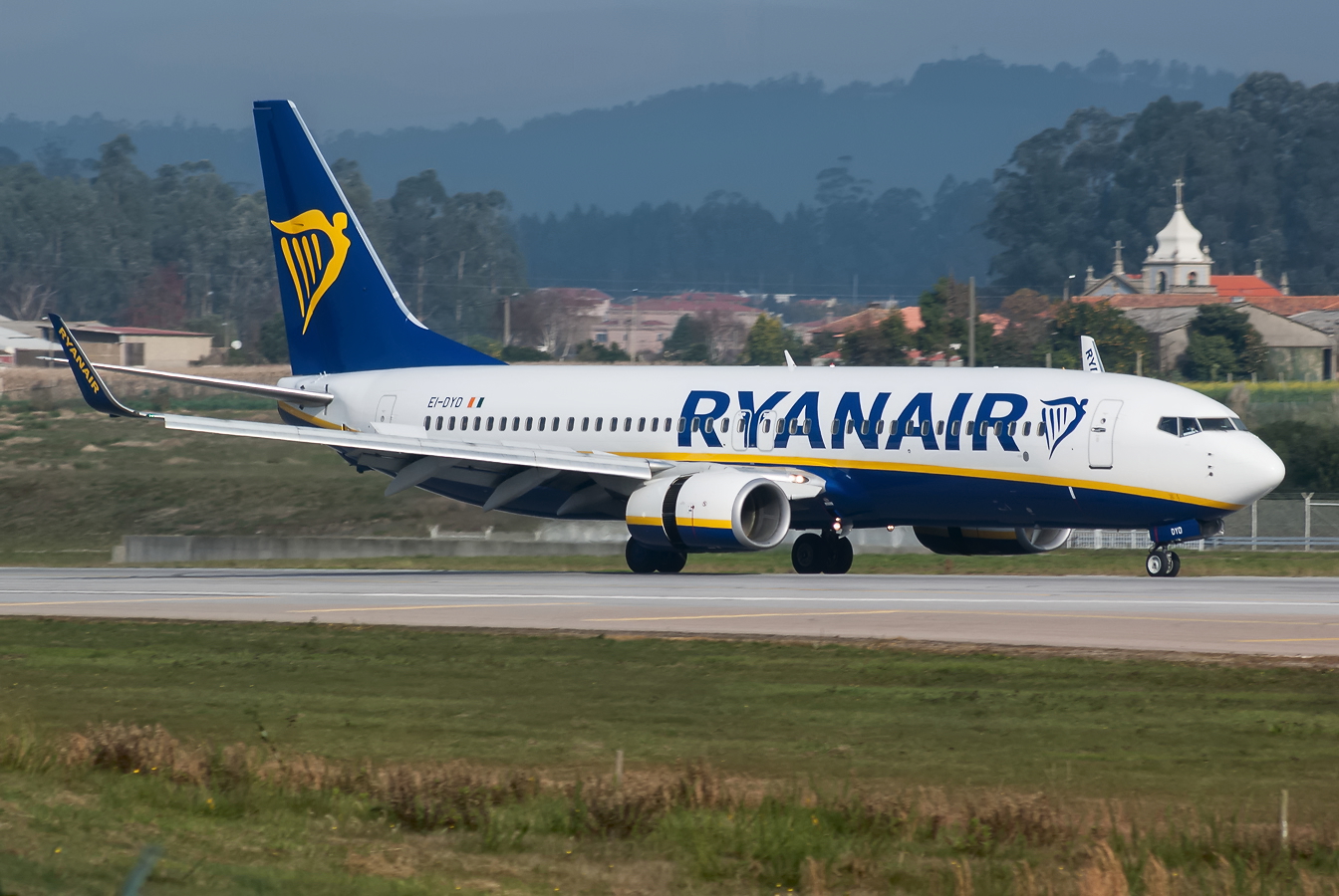 EI-DYD (33632) 2008 Boeing 737-8AS(WL)