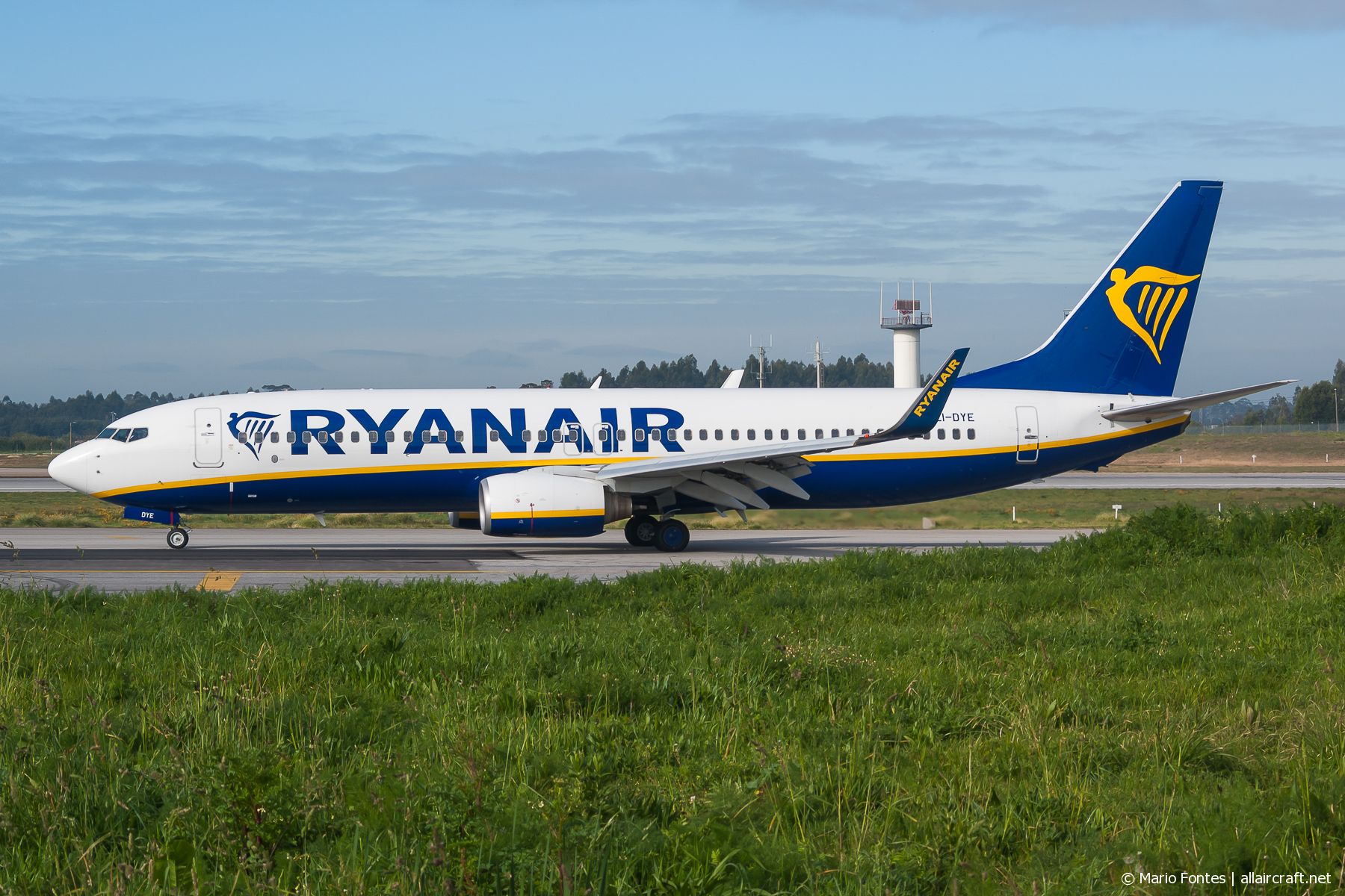 EI-DYE (cn 36568) Boeing 737-8AS
