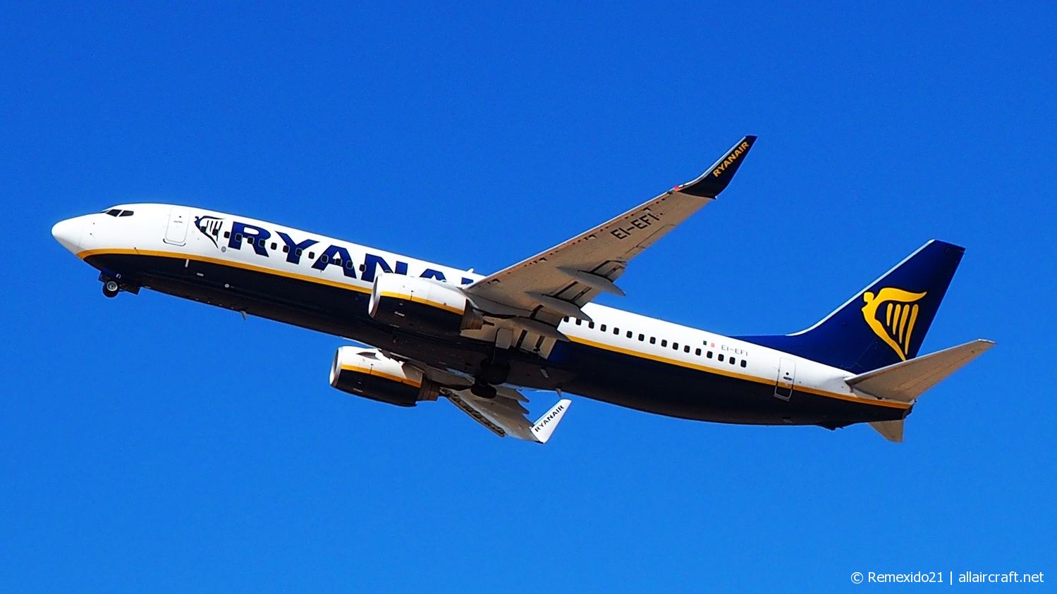 EI-EFI (35013) 2009 Boeing 737-8AS(WL)