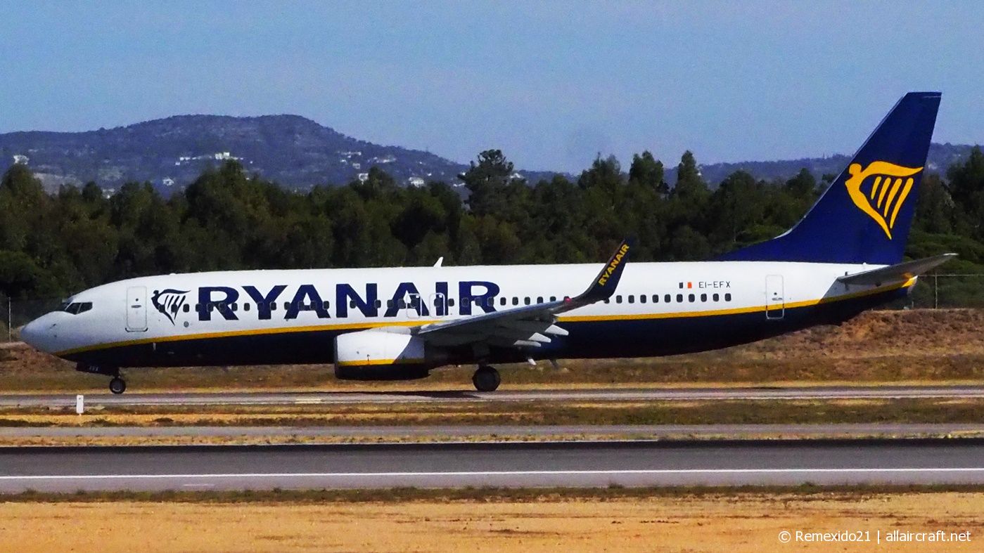 EI-EFX (35019) 2009 Boeing 737-8AS(WL)