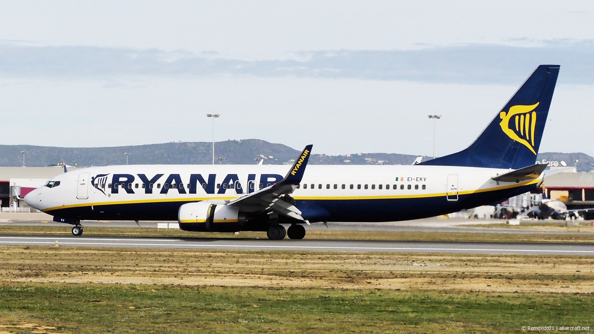 EI-EKV (38507) 2010 Boeing 737-8AS(WL)