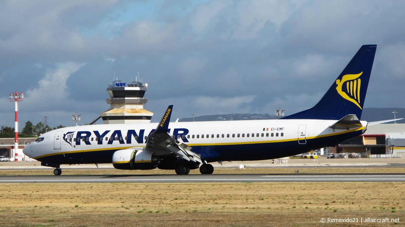 EI-EMF (34978) 2010 Boeing 737-8AS(WL)