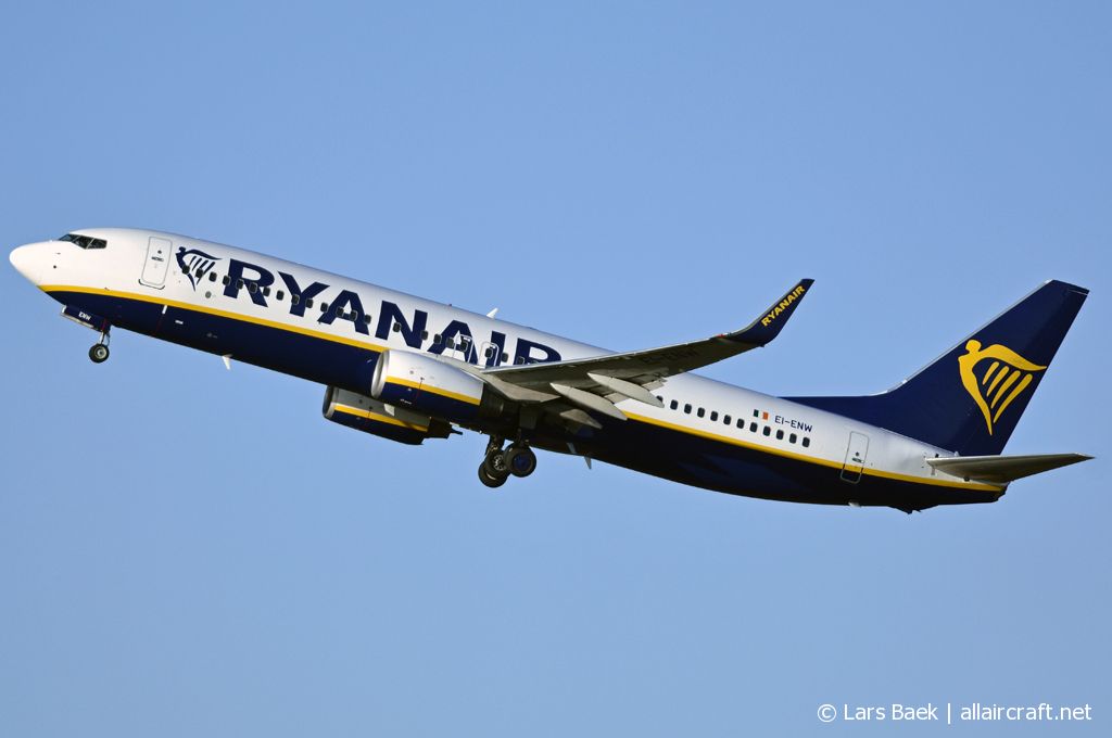EI-ENW (40306) 2011 Boeing 737-8AS(WL)