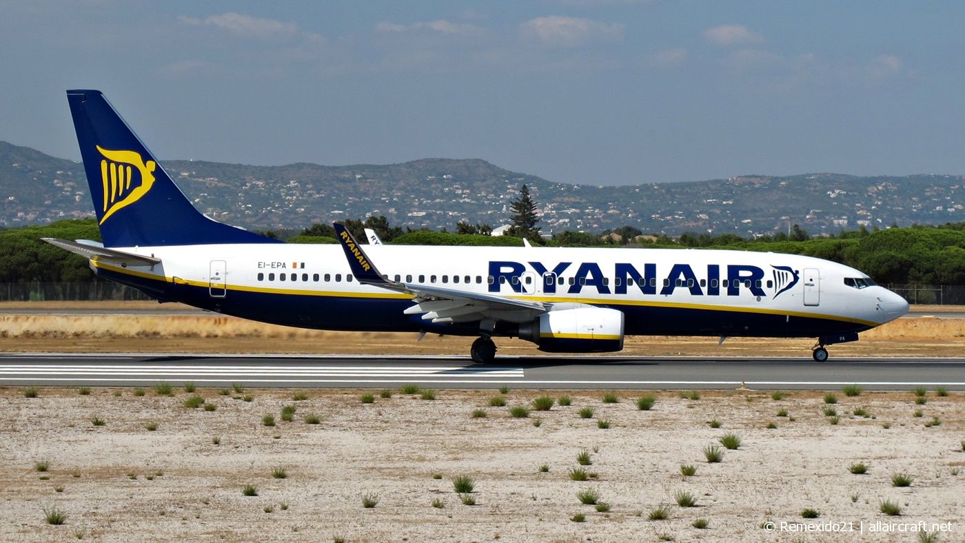 EI-EPA · Boeing 737-8AS(WL) · (FAO / LPFR)