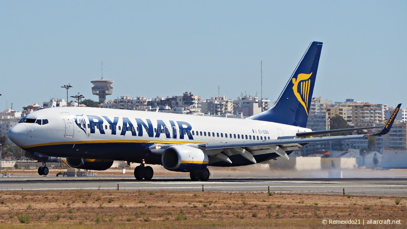 EI-ESS · Boeing 737-8AS(WL) · (FAO / LPFR)